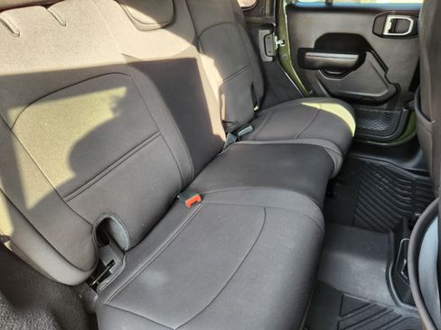 Used 2022 Jeep Wrangler Unlimited Sport image 15