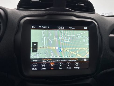 Used 2023 Jeep Renegade Latitude w/ Sun/Sound Group AWD/4WD image 29