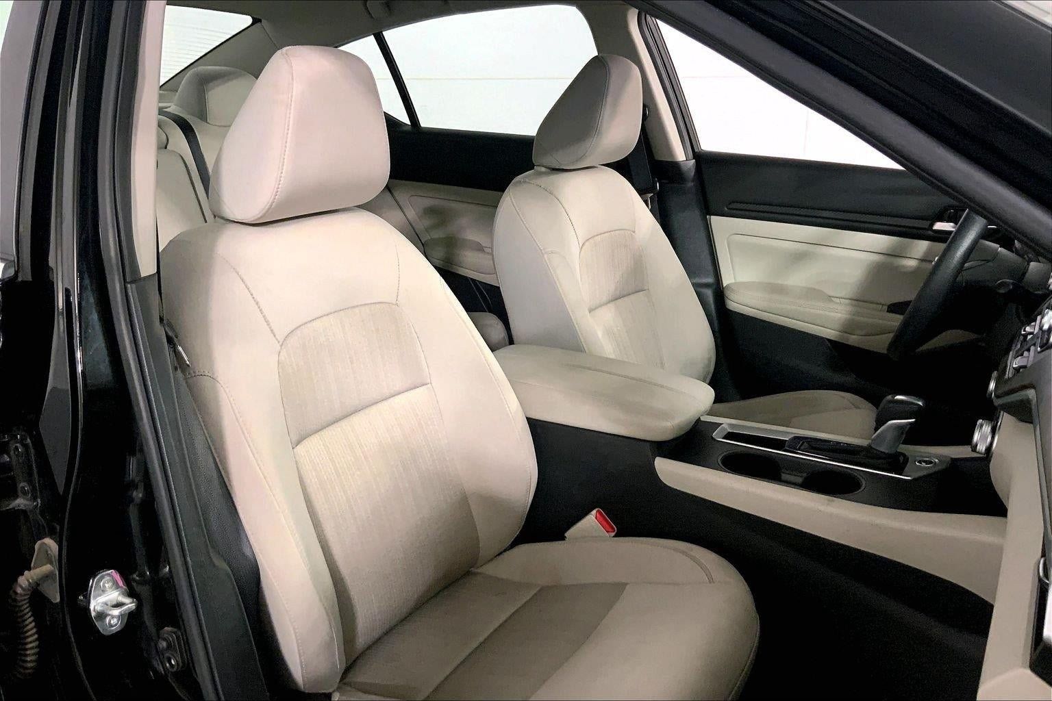 Used 2025 Nissan Altima 2.5 SV FWD image 7