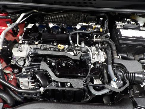 Used 2024 Toyota Corolla LE image 18