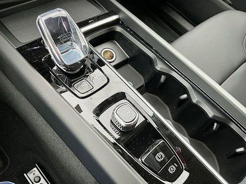 New 2026 Volvo XC60 T8 Plus w/ Protection Package Premier AWD/4WD image 17