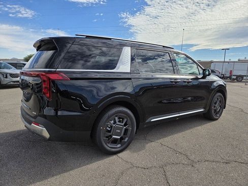 New 2026 Kia Carnival SX FWD image 3