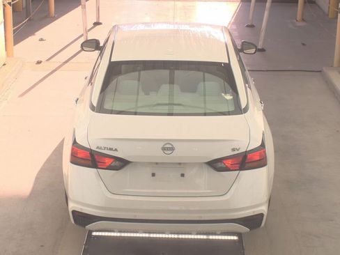 Used 2024 Nissan Altima 2.5 SV image 5