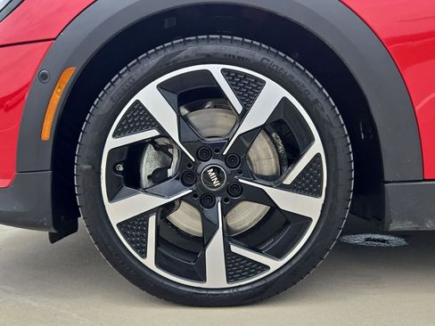 Used 2025 MINI Cooper 4-Door Hardtop FWD image 12