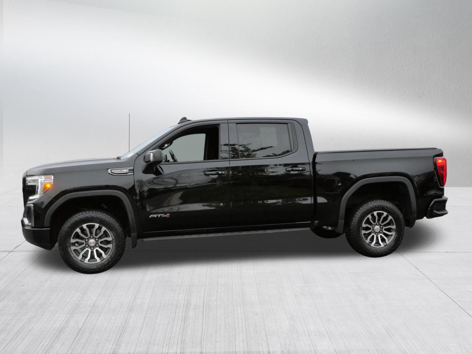 Used 2021 GMC Sierra 1500 AT4 w/ AT4 Premium Package AWD/4WD image 4