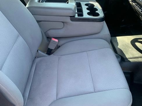 Used 2017 Chevrolet Silverado 1500 W/T w/ Trailering Package image 11