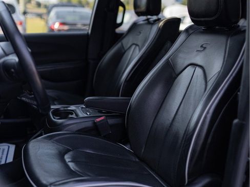 Used 2019 Chrysler Pacifica Limited w/ Advanced Safetytec Group image 7