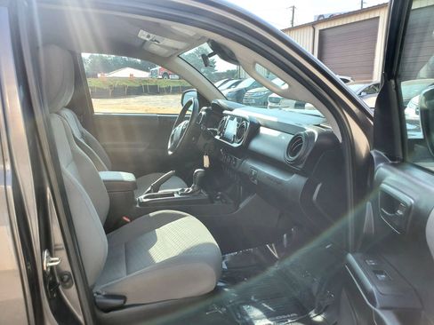 Used 2020 Toyota Tacoma SR w/ SR Convenience Package RWD image 18