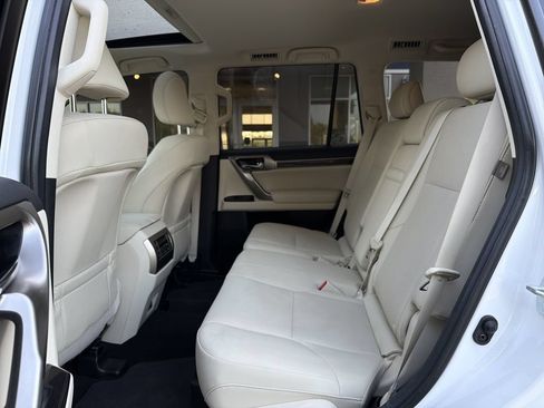 Used 2021 Lexus GX 460 Premium w/ Premium Package AWD/4WD image 19