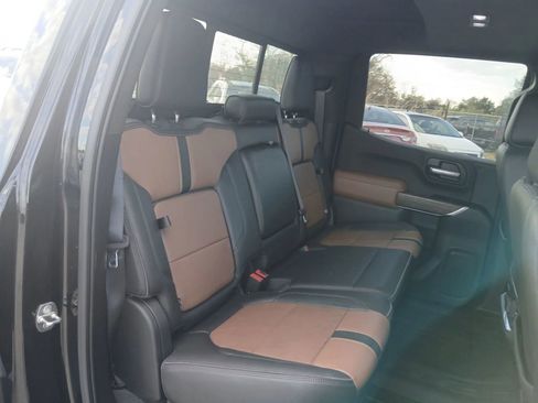 Used 2019 Chevrolet Silverado 1500 High Country w/ Technology Package image 14