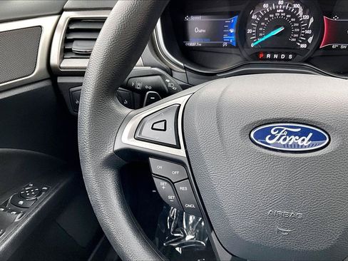 Used 2019 Ford Fusion SE FWD image 18