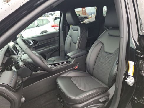 New 2026 Jeep Compass Latitude image 17