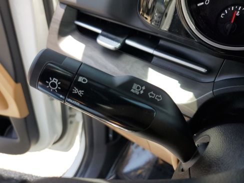 Used 2024 Kia Carnival EX FWD image 24