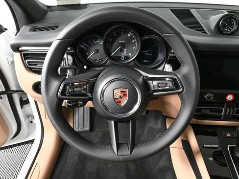 Certified 2026 Porsche Macan image 9