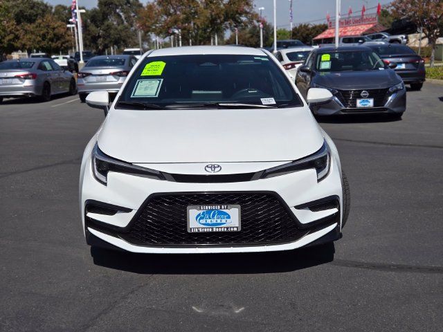 Used 2026 Toyota Corolla SE FWD image 2