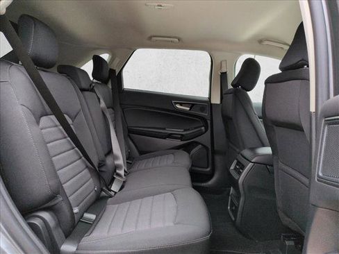 Certified 2024 Ford Edge SE image 19