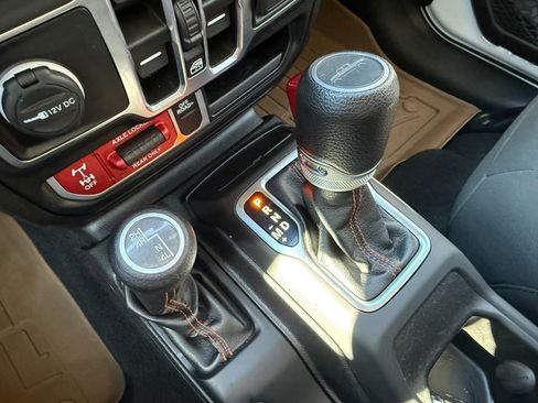 Used 2021 Jeep Gladiator Mojave w/ Cold Weather Group image 20