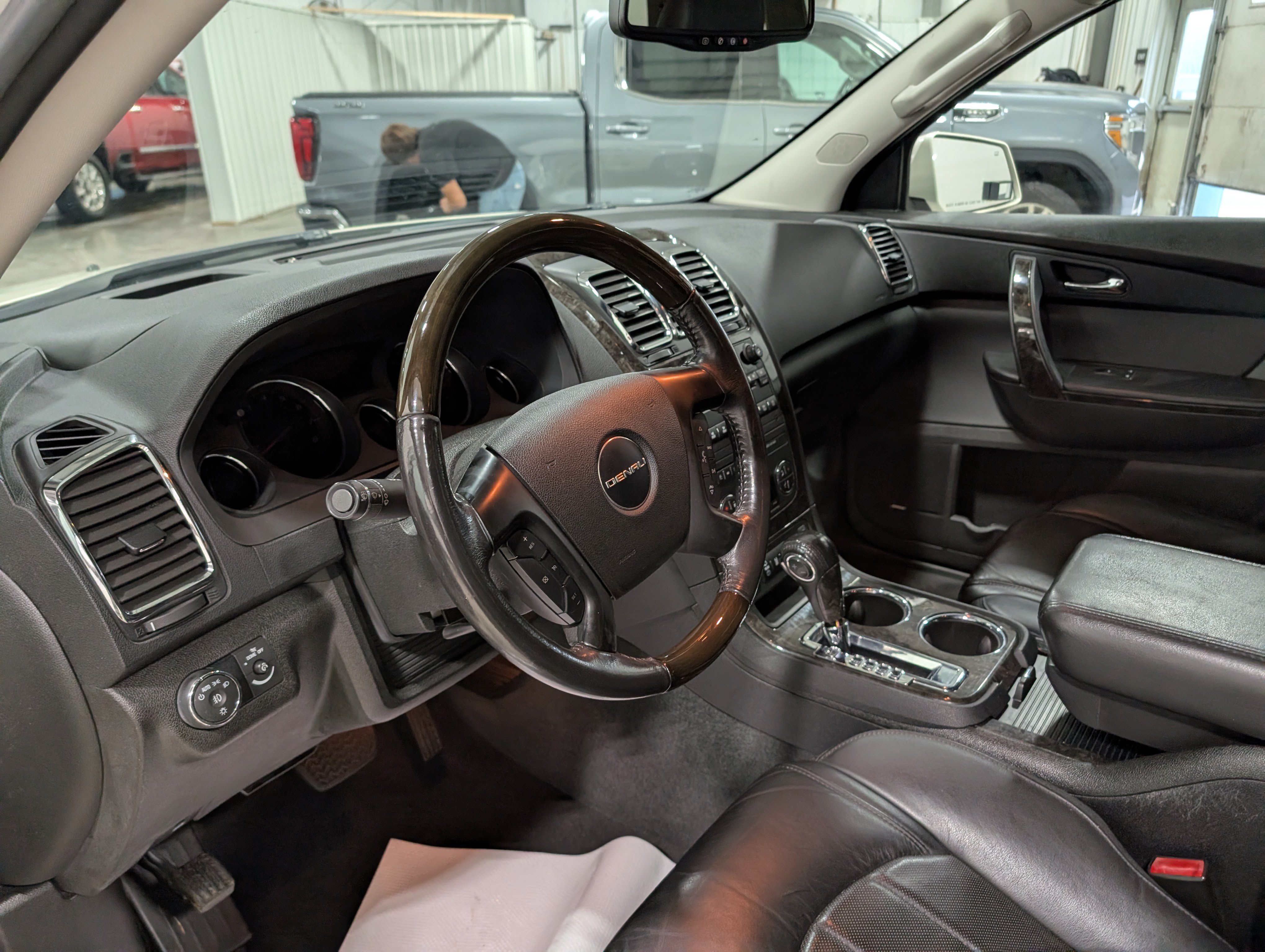 Used 2011 GMC Acadia Denali AWD/4WD image 13