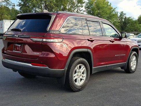 Used 2022 Jeep Grand Cherokee Laredo w/ Luxury Tech Group I AWD/4WD image 9