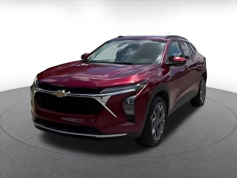 Used 2025 Chevrolet Trax LT w/ LT Convenience Package FWD image 15