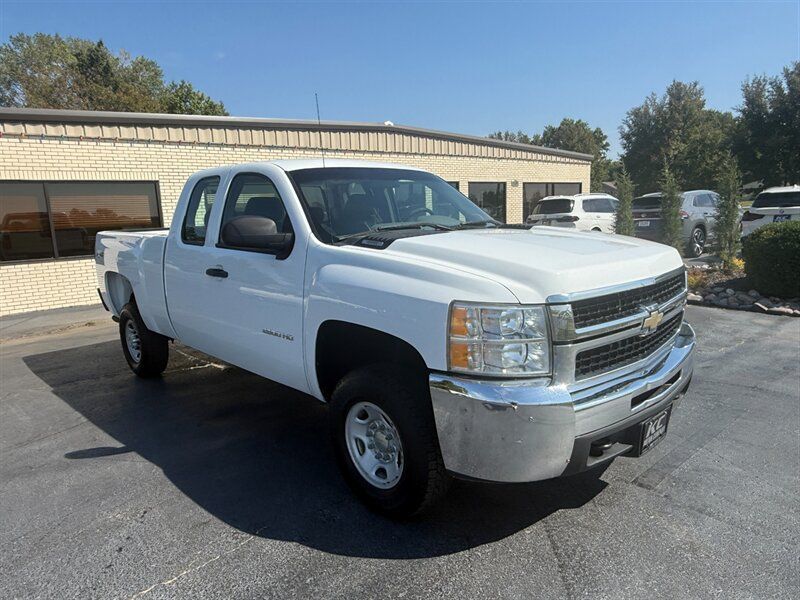Used 2010 Chevrolet Silverado 2500 W/T AWD/4WD image 5