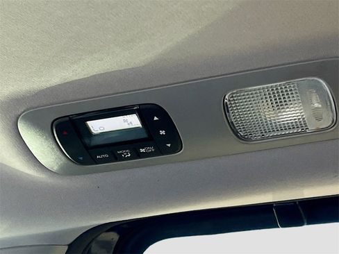 Used 2022 Honda Odyssey EX-L image 25