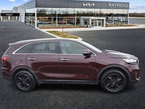 Used 2019 Kia Sorento LX w/ LX V6 Convenience Package image 2