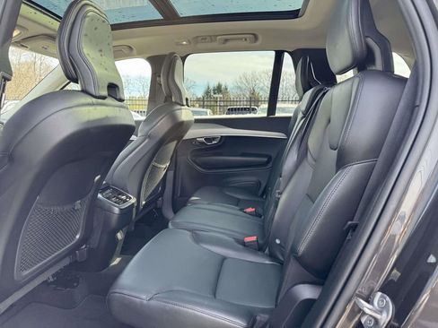 Used 2023 Volvo XC90 B5 Core w/ Climate Package image 9