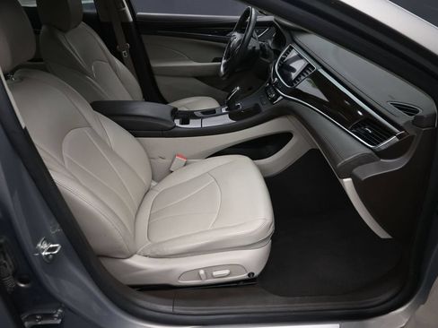 Used 2017 Buick LaCrosse Preferred FWD image 9