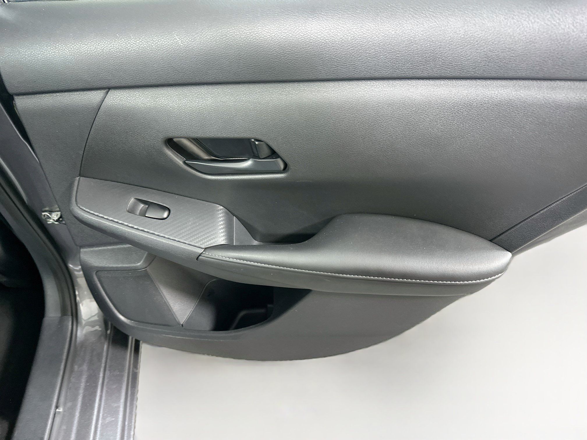 Used 2025 Nissan Sentra S FWD image 28