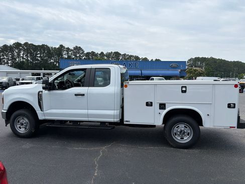 New 2025 Ford F250 XL w/ FX4 Off-Road Package AWD/4WD image 6
