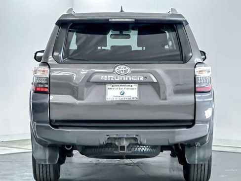 Used 2018 Toyota 4Runner SR5 image 7