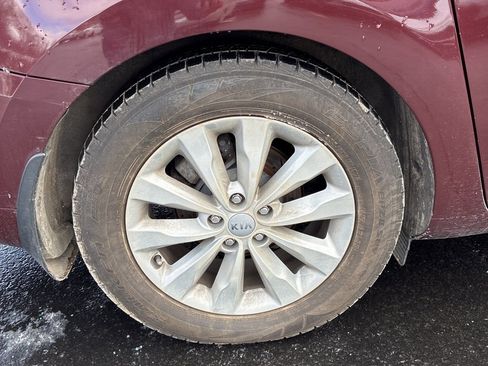 Used 2016 Kia Sedona EX image 18