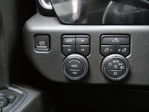 Used 2024 Chevrolet Silverado 1500 LT Trail Boss w/ Convenience Package II image 26