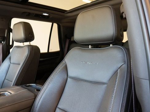 Used 2021 GMC Yukon Denali w/ Denali Premium Package image 22