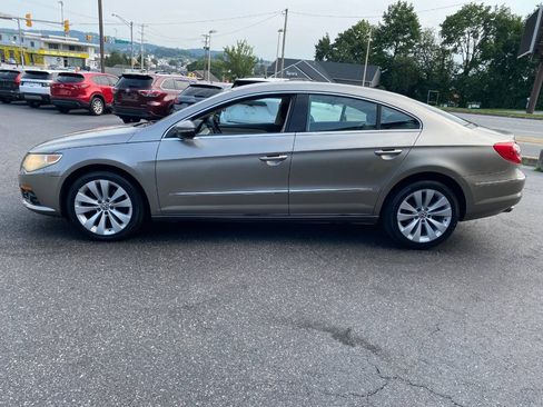 Used 2010 Volkswagen CC Sport FWD image 6