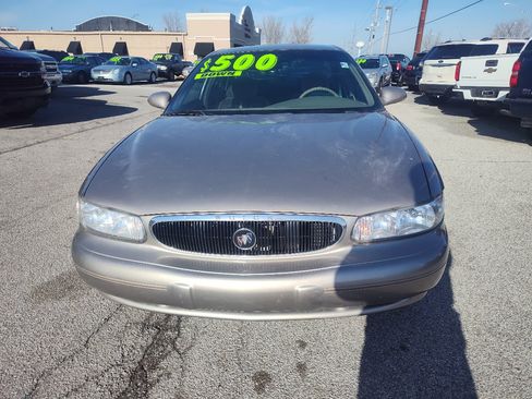 Used 2002 Buick Century Custom w/ Special Edition Pkg image 2