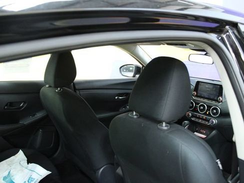 Used 2024 Nissan Sentra SV FWD image 10