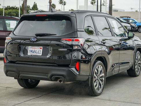 Certified 2025 Subaru Forester Touring AWD/4WD image 5