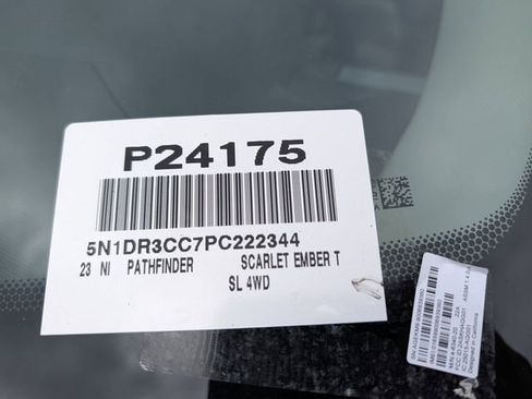 Used 2023 Nissan Pathfinder SL AWD/4WD image 38