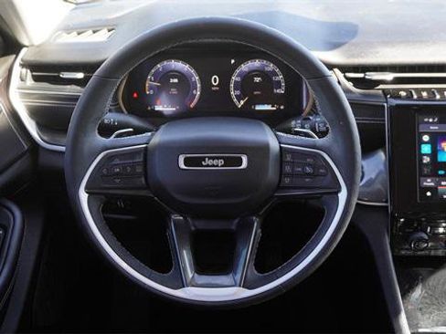 Certified 2023 Jeep Grand Cherokee Laredo w/ Luxury Tech Group I image 16