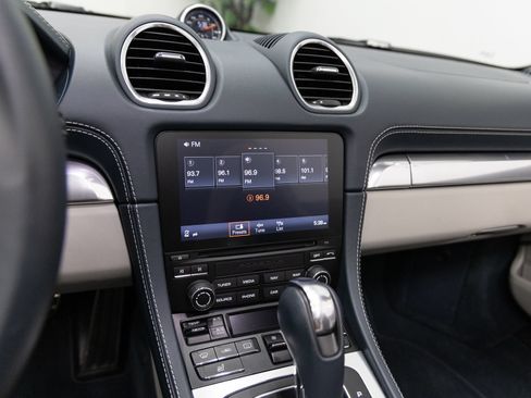 Used 2018 Porsche 718 Boxster S RWD image 17