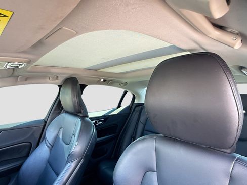 Used 2020 Volvo S60 T6 Momentum image 26