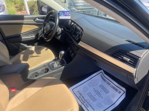 Used 2019 Volkswagen Jetta SE w/ Cold Weather Package FWD image 28