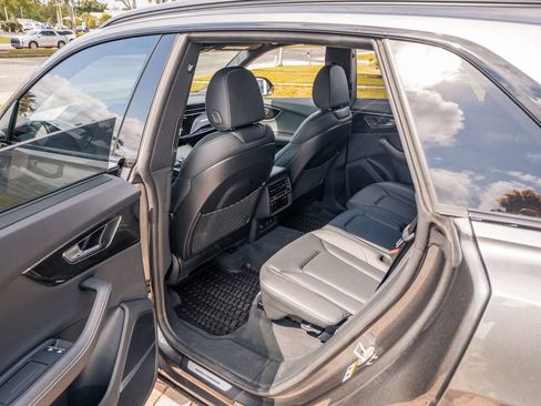 Used 2025 Audi Q8 Prestige image 37