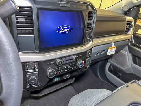 New 2026 Ford F350 XLT w/ XLT Premium Package AWD/4WD image 29