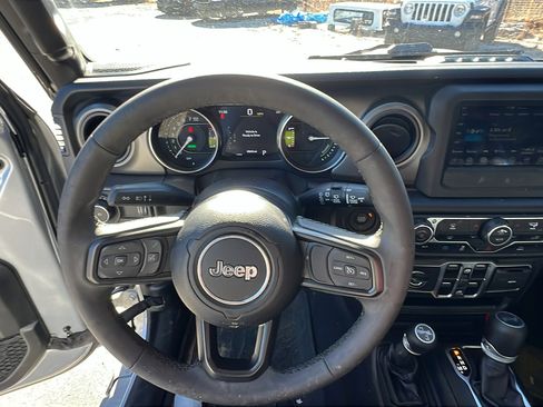 Used 2023 Jeep Wrangler Unlimited image 26