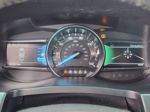 Used 2017 Ford Explorer XLT w/ Equipment Group 202A FWD image 11