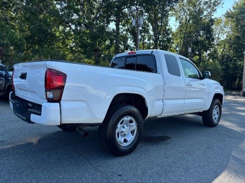 Used 2022 Toyota Tacoma SR w/ SR Convenience Package RWD image 5