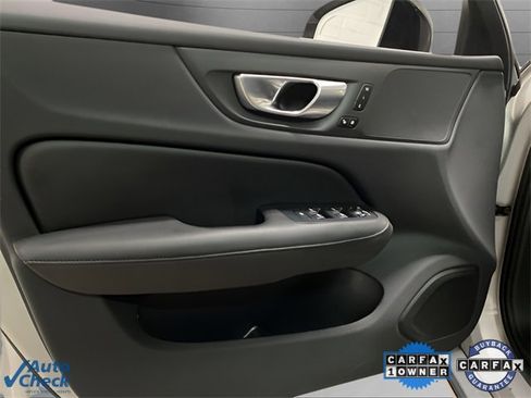 Used 2025 Volvo S60 B5 Core image 24